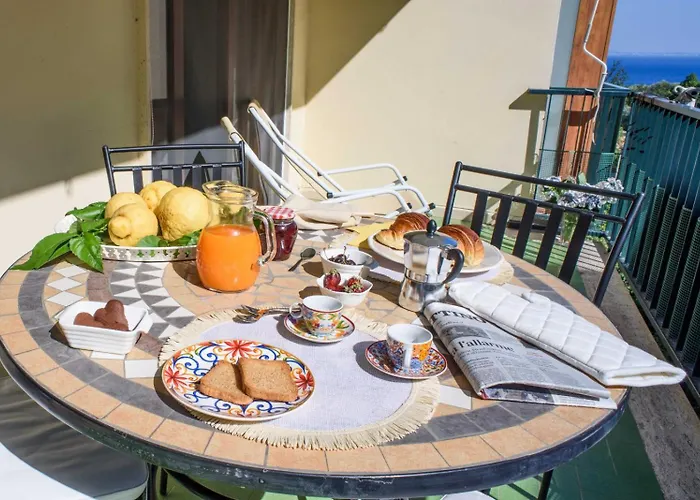 Apartman - Louise Sorrento