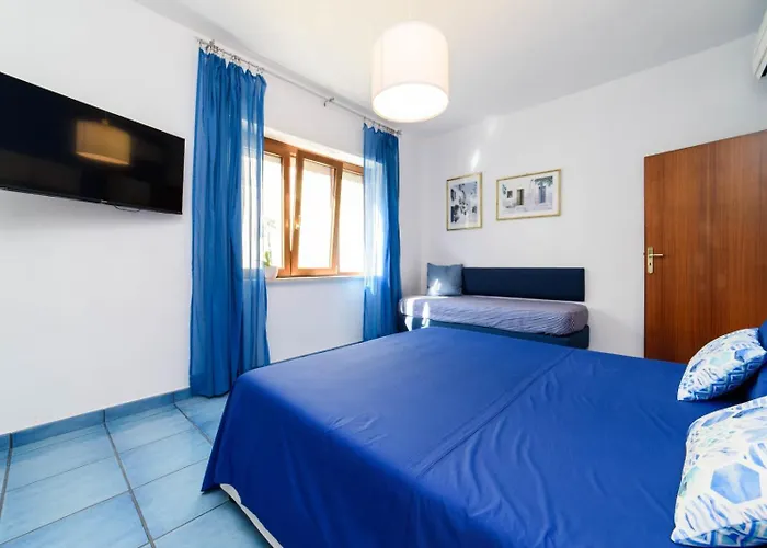 - Louise Apartman Sorrento